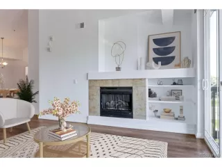 Photo #2: 4496201 Listing 