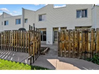 Photo #4: 4496909 Listing