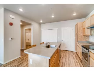 Photo #6: 4497516 Listing