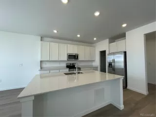 Photo #1: 4497735 Listing