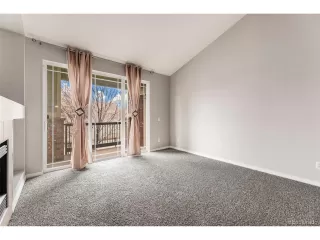 Photo #6: 4515558 Listing