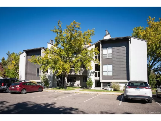 MLS: 4519527 Condo For Sale