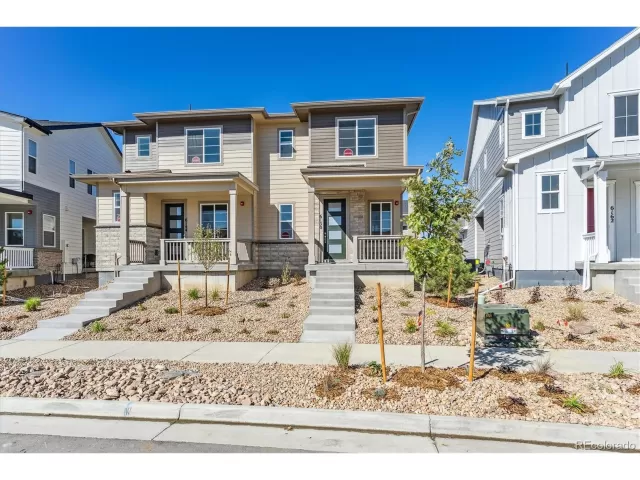 MLS: 4523494 Condo For Sale