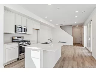 Photo #1: 4523494 Listing