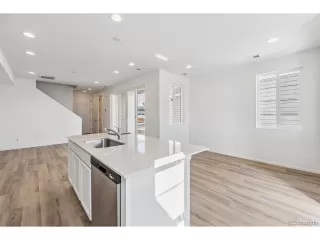 Photo #2: 4523494 Listing