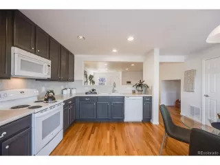 Photo #5: 4530755 Listing 