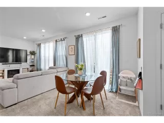 Photo #5: 4537661 Listing