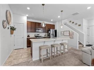 Photo #6: 4537661 Listing