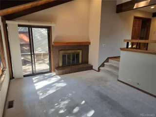 Photo #5: 4558545 Listing