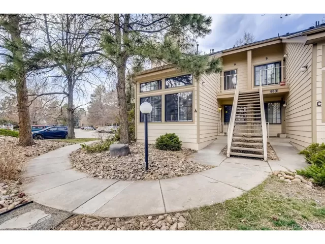 MLS: 4560390 Condo For Sale