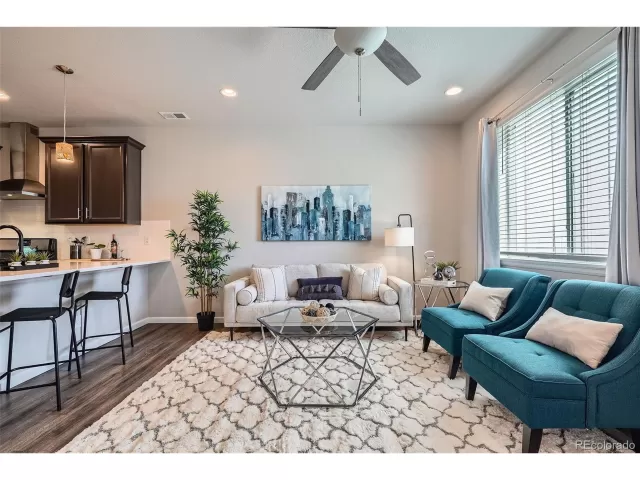 MLS: 4563153 Condo For Sale