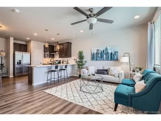 Photo #4: 4563153 Listing