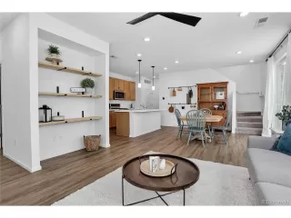 Photo #4: 4564006 Listing 