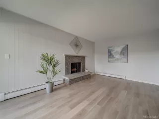 Photo #4: 4564189 Listing