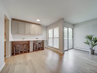 Photo #5: 4564189 Listing