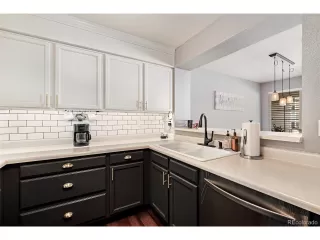 Photo #6: 4569642 Listing