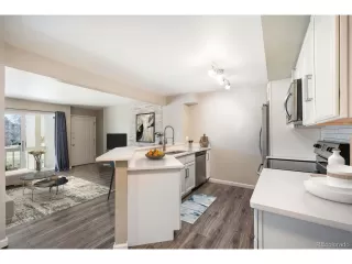 Photo #6: 4570725 Listing