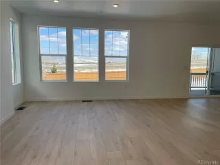 Photo #3: 4574020 Listing