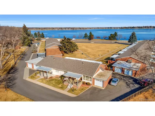 MLS: 4595774 Condo For Sale