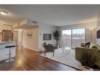 Photo #2: 4607542 Listing 