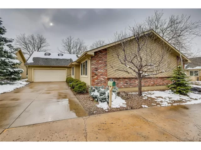 MLS: 4607928 Condo For Sale