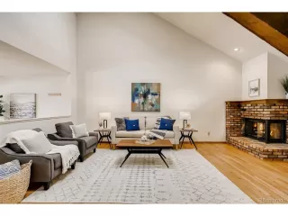 Photo #4: 4607928 Listing