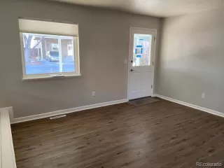 Photo #4: 4612059 Listing