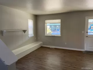 Photo #6: 4612059 Listing