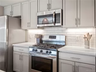 Photo #6: 4619374 Listing