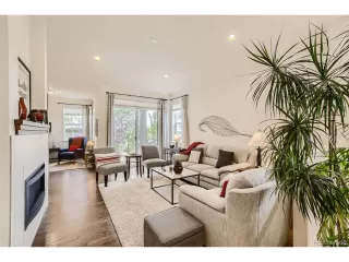 Photo #4: 4633980 Listing