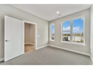 Photo #4: 4652240 Listing