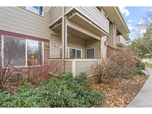 MLS: 4653752 Condo For Sale