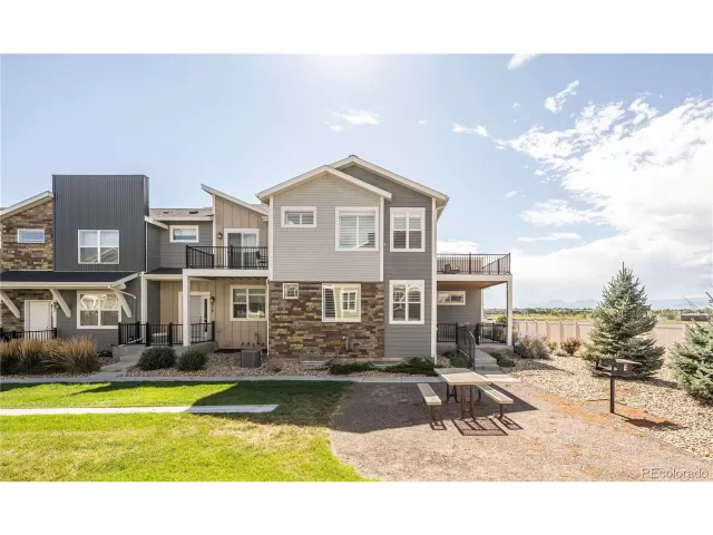 MLS: 4668817 Condo For Sale