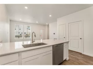 Photo #5: 4671965 Listing