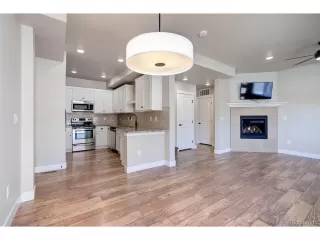 Photo #6: 4686212 Listing