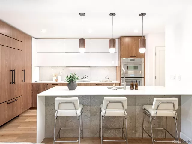 MLS: 4712638 Condo For Sale