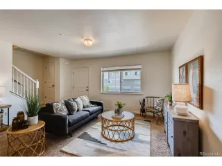 Photo #2: 4722272 Listing