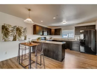 Photo #5: 4722272 Listing