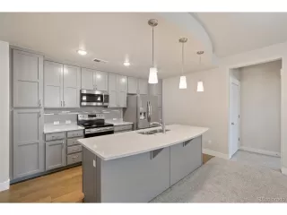 Photo #5: 4729783 Listing