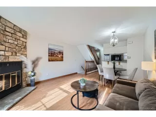 Photo #3: 4755461 Listing 