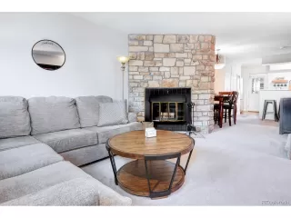 Photo #5: 4759267 Listing