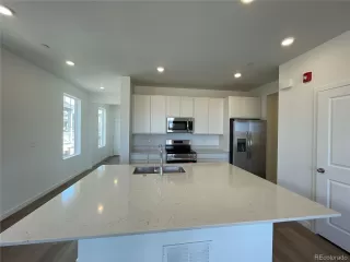 Photo #2: 4769778 Listing