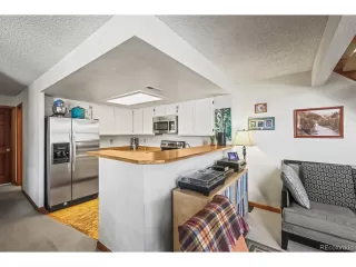 Photo #6: 4784599 Listing