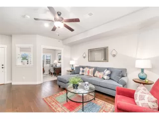 Photo #4: 4787965 Listing