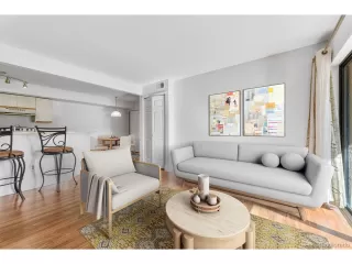 Photo #4: 4818346 Listing 