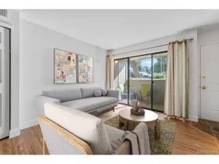 Photo #5: 4818346 Listing 