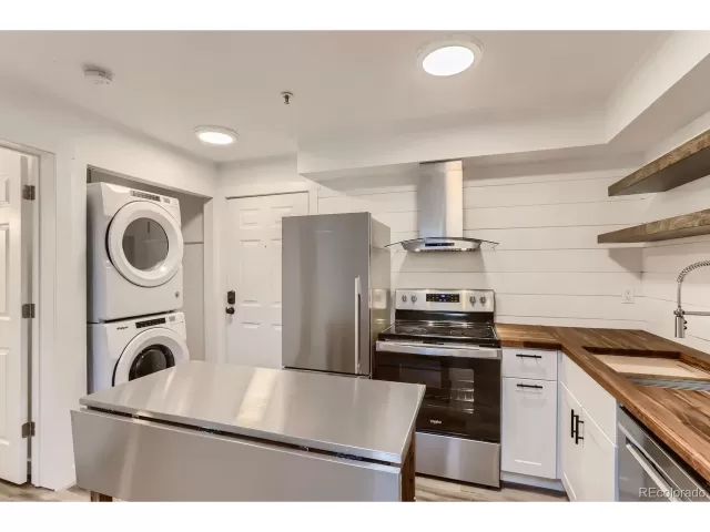 MLS: 4826716 Condo For Sale