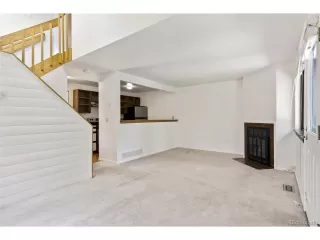 Photo #5: 4836693 Listing