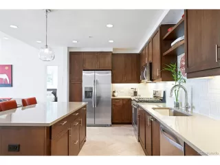 Photo #1: 4842561 Listing