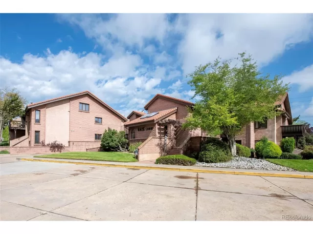 MLS: 4852533 Condo For Sale